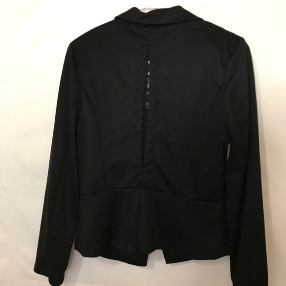 Roommates Black Jacket Lace Back Size Large - Picture 2 of 7